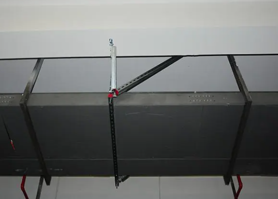 电缆线槽安装图片展示，支架托臂标准距离介绍